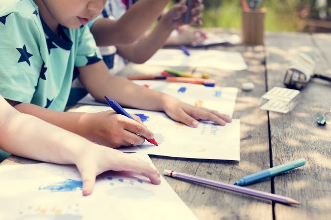 Enfants craton dessins exterieur