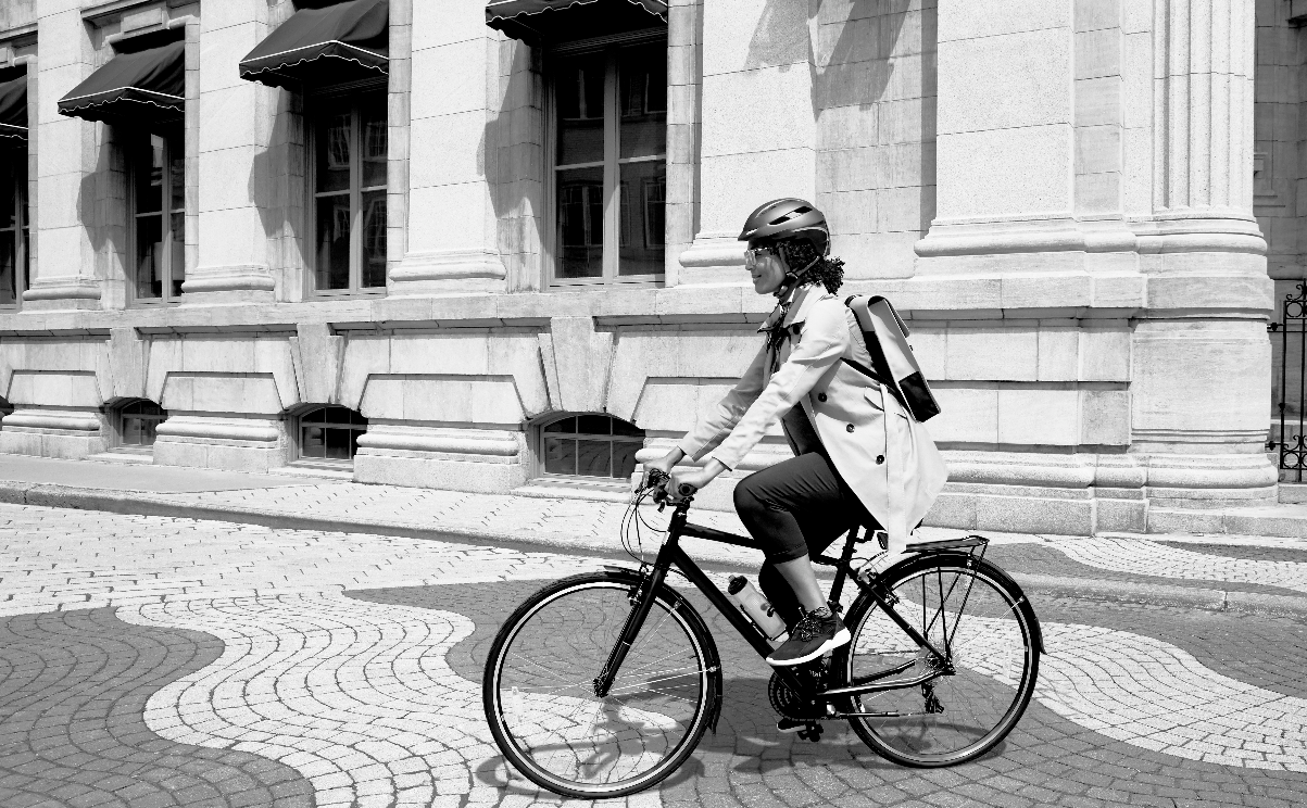 Femme boulot velo